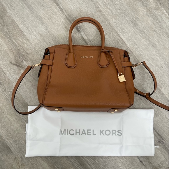 MICHAEL KORS - Mercer Medium Pebbled Belted Satchel - Picture 2 of 11